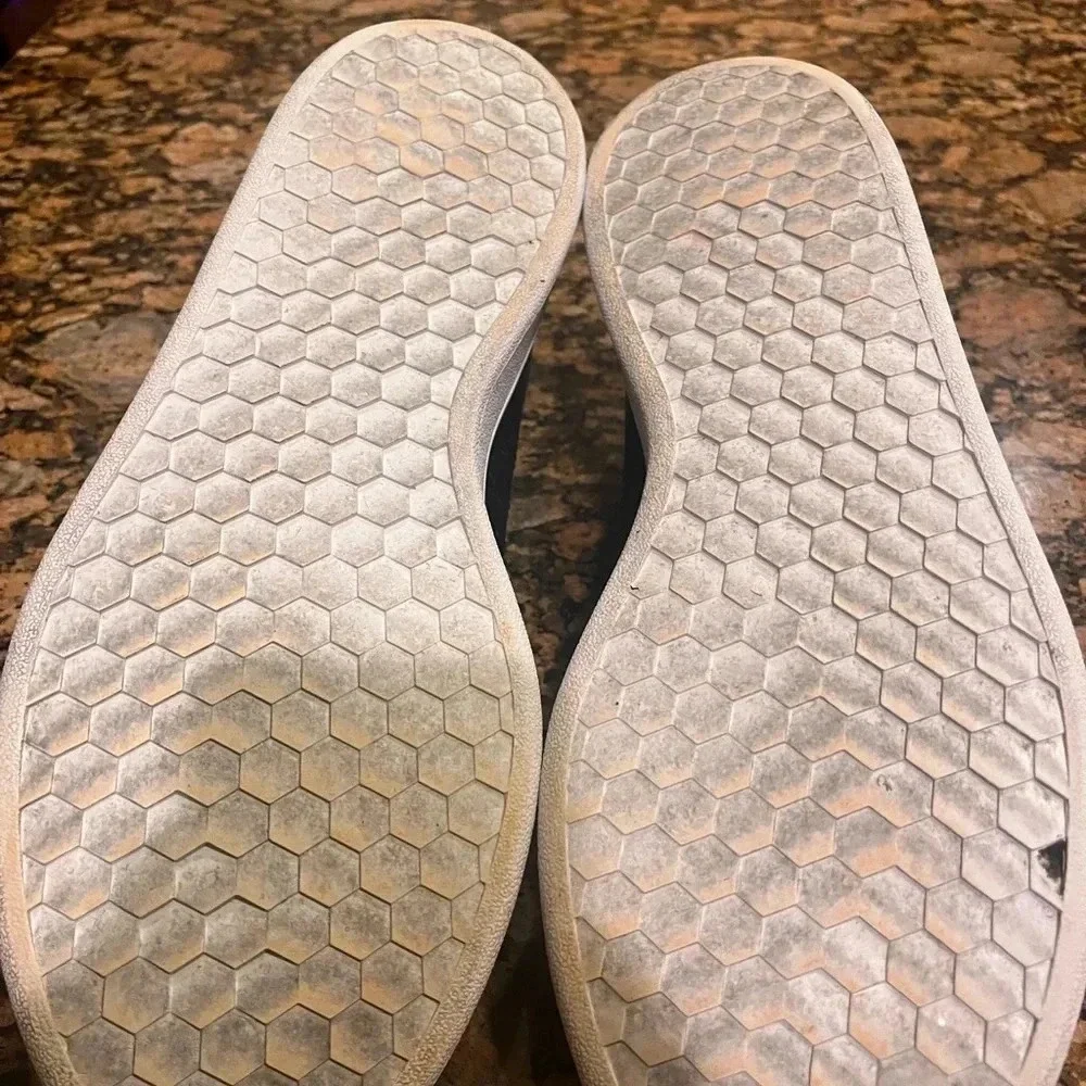 Blk Adidas Shoes - Picture 12 of 14